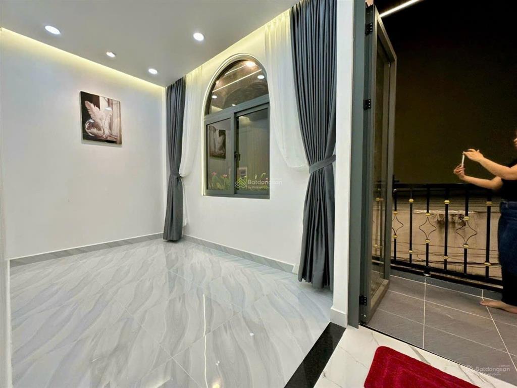 Bán nhà mới đẹp ở ngay góc 2 mặt tiền phú thuận quận 7 hẻm 749 huỳnh tấn phát, gần đi