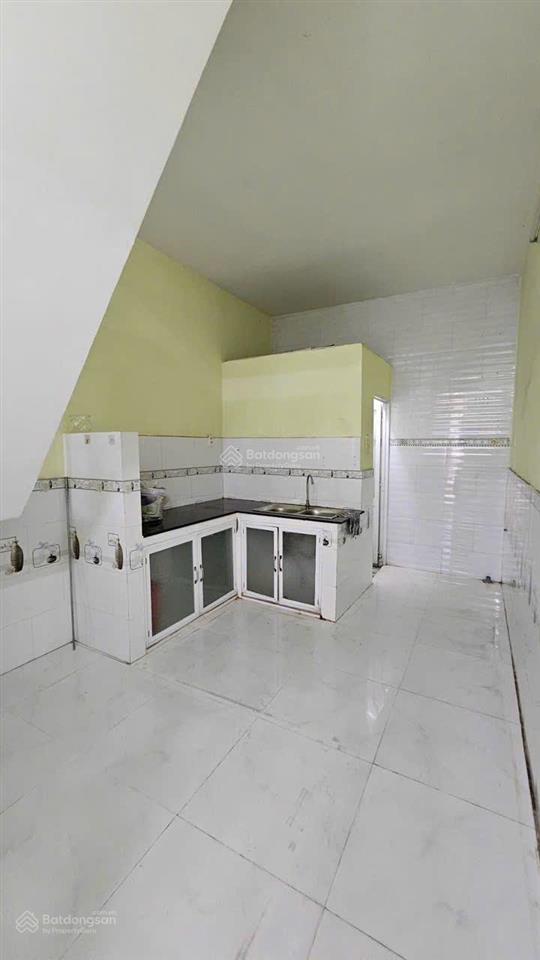 Ai cần vị trí để kdmb mà vốn ít thì mua căn này nhé mặt tiền đường 17 khu cư xá ngân hàng giá 3,1tỷ
