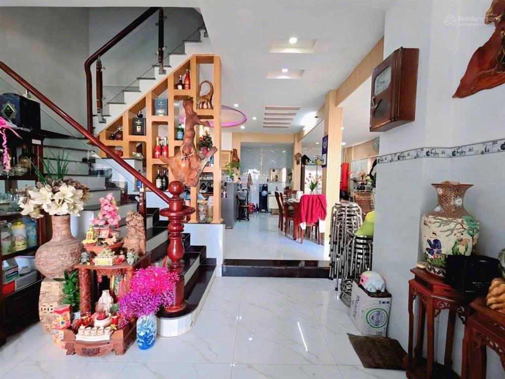 Bán nhà góc 2 mặt tiền (7x24m, 1t, 2l, st  8,5 tỷ) hẻm xe tải đường lê văn lương, nhơn đức, nhà bè