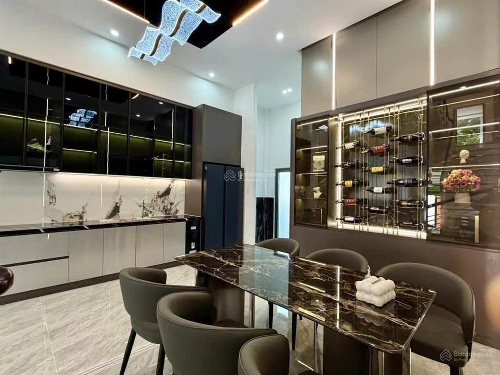 Cần bán nhà mt dũng sĩ thanh khê  100m ra biển