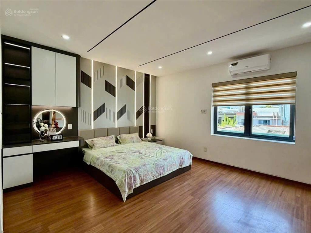 Cần bán nhà mt dũng sĩ thanh khê  100m ra biển