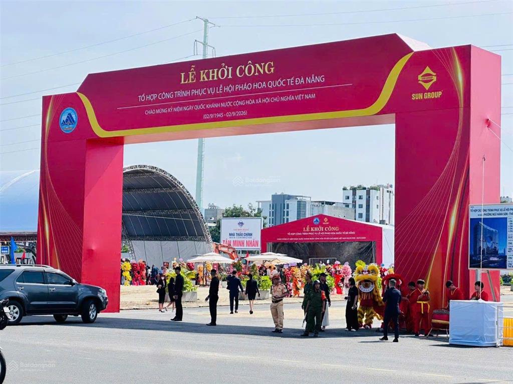 Bán nhà đường lê văn hưu  đường 10,5m gần tổ hợp khán đài pháo hoa sun group