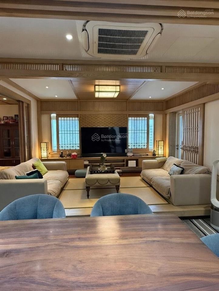 Bán căn hộ cảnh viên 2 nội thất thiết kế đẹp, 118m2