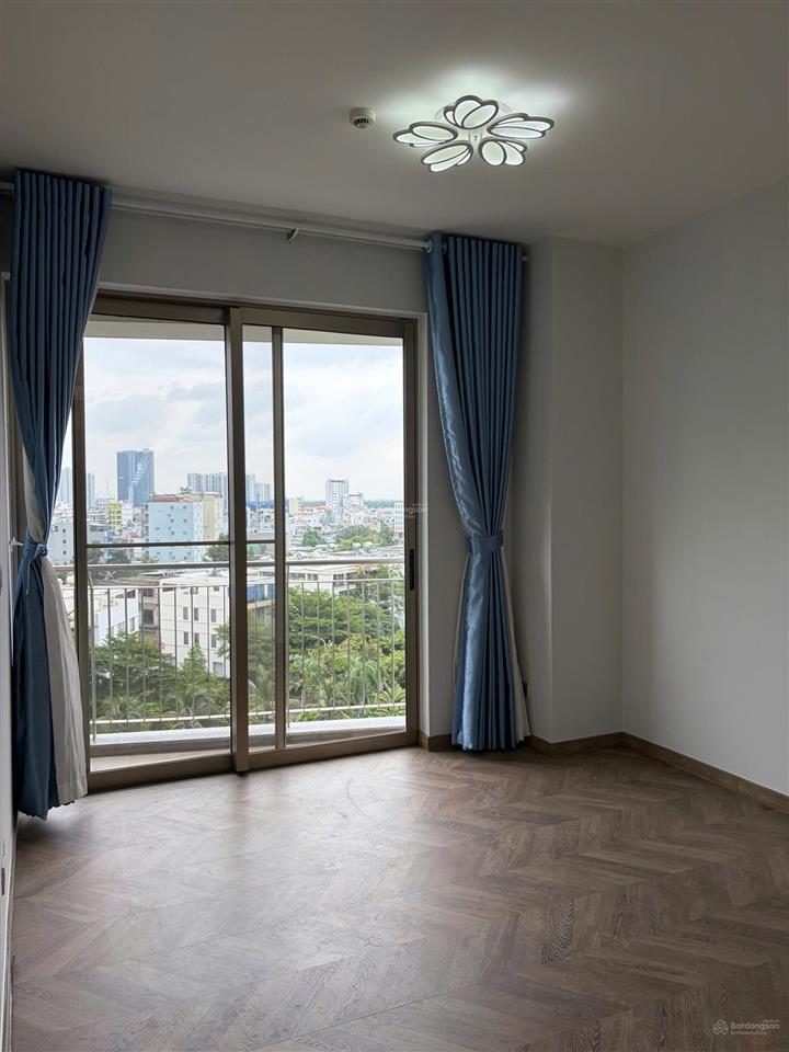 Cho thuê căn hộ 2pn midtown the peak loại 2 ban công, đã sơn sửa mới hết!