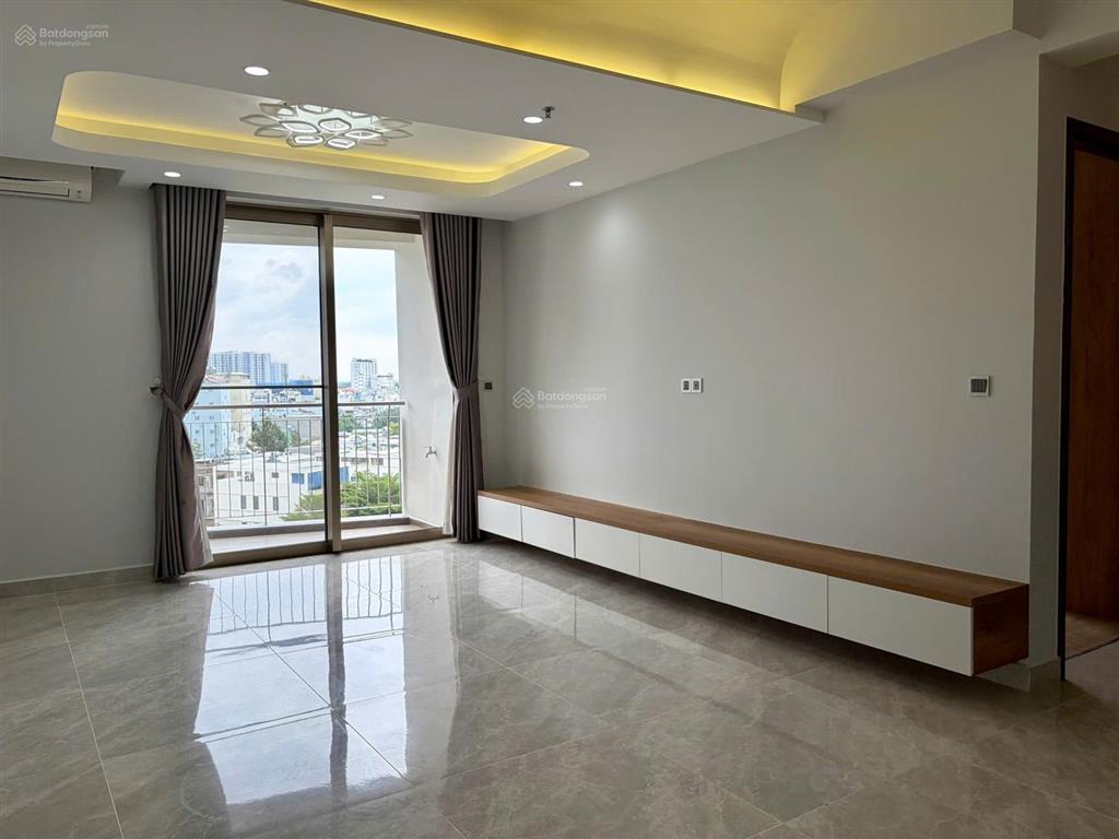 Cho thuê căn hộ 2pn midtown the peak loại 2 ban công, đã sơn sửa mới hết!