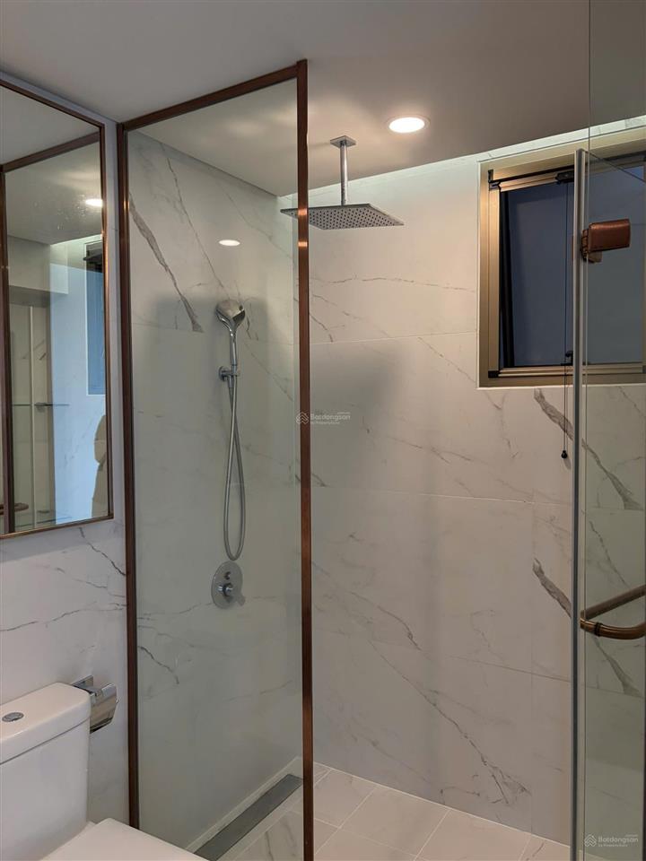 Cho thuê căn hộ 2pn midtown the peak loại 2 ban công, đã sơn sửa mới hết!