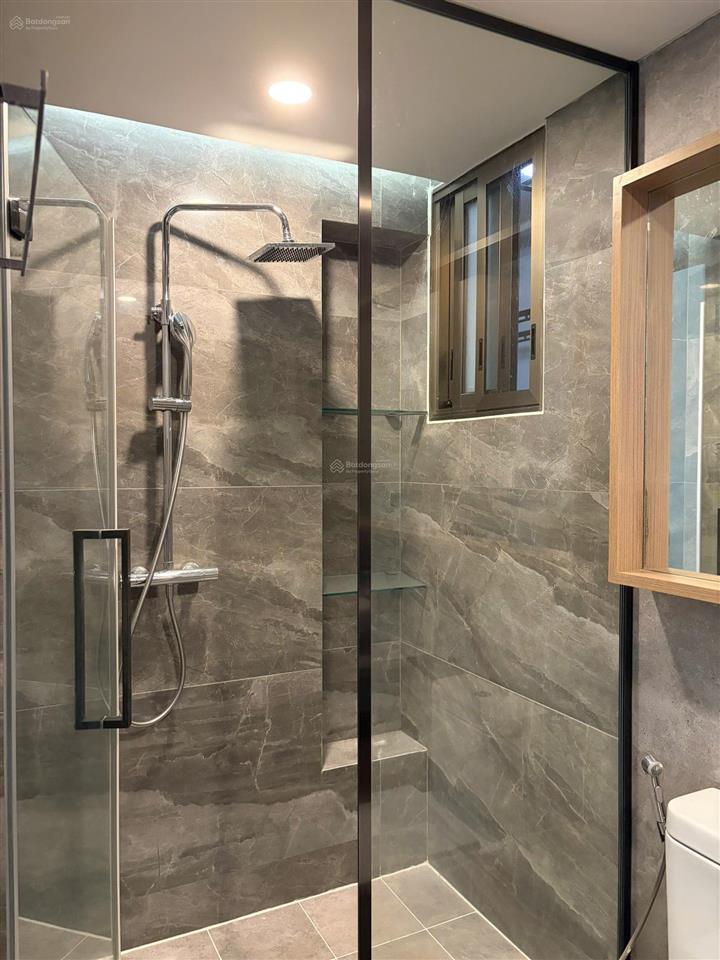 Cho thuê căn hộ 2pn midtown the peak loại 2 ban công, đã sơn sửa mới hết!