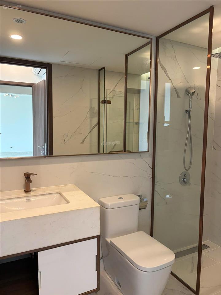 Cho thuê căn hộ 2pn midtown the peak loại 2 ban công, đã sơn sửa mới hết!