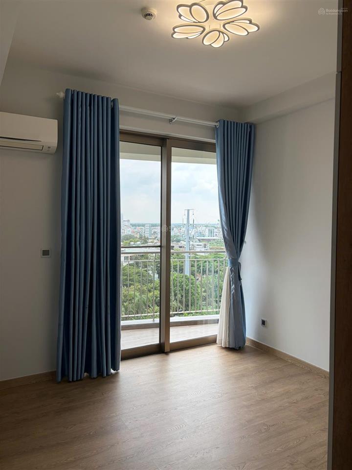 Cho thuê căn hộ 2pn midtown the peak loại 2 ban công, đã sơn sửa mới hết!