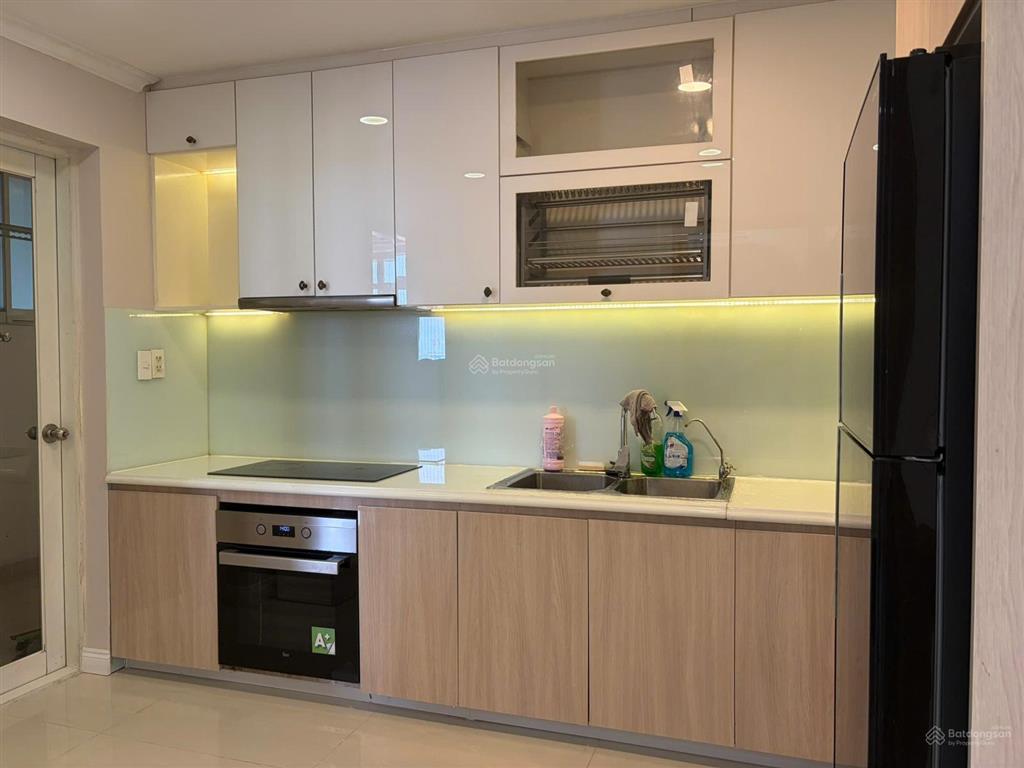 Cho thuê căn hộ cảnh viên 2, tầng cao, view biệt thự thoáng mát, 3pn, 2wc. giá thuê 1.200 usd