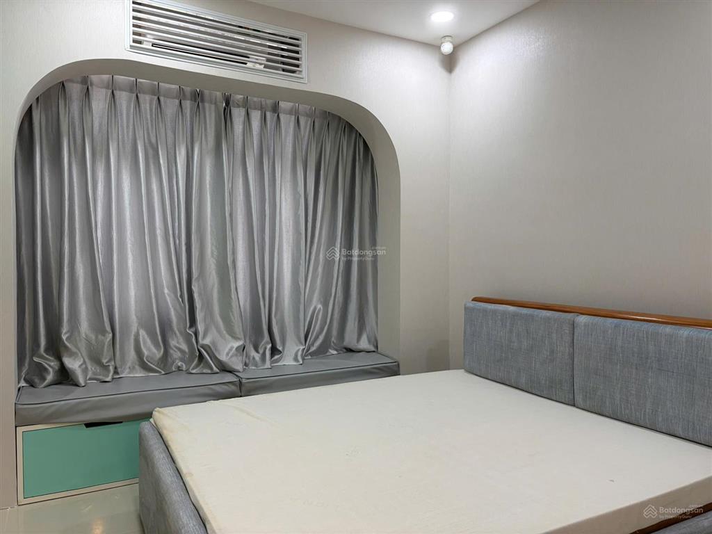 Cho thuê căn hộ cảnh viên 2, tầng cao, view biệt thự thoáng mát, 3pn, 2wc. giá thuê 1.200 usd