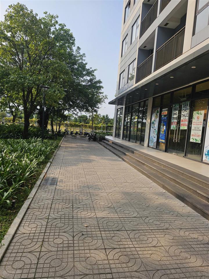 Hót ngạt bán shop chân đế, tòa nhà s3.01, khu a  dự án vin city quận 9, giá bán 7,9 tỷ