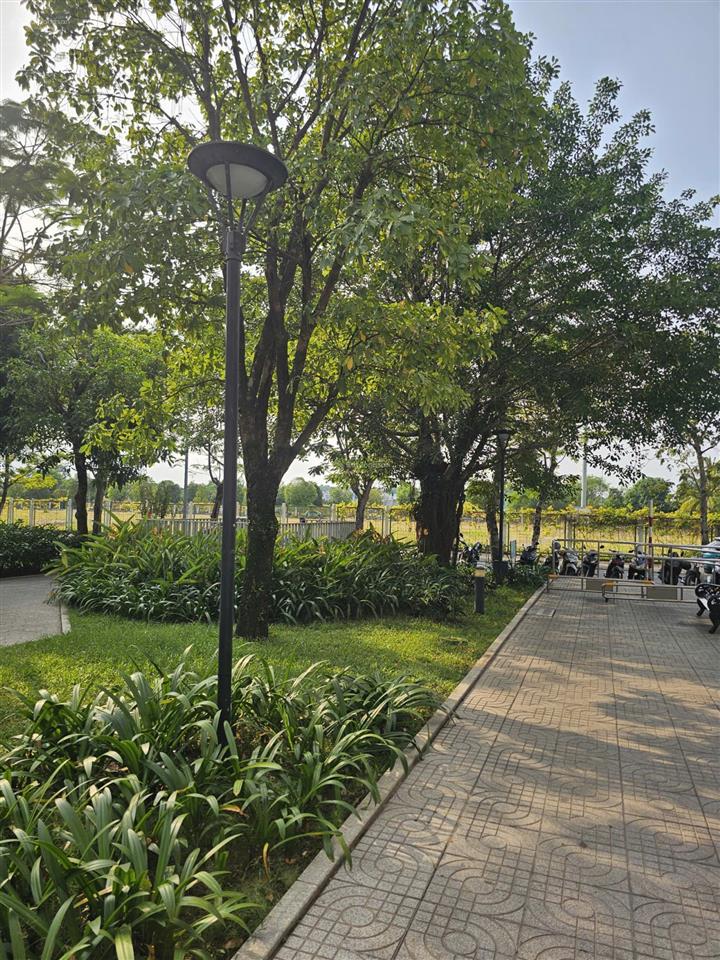 Hót ngạt bán shop chân đế, tòa nhà s3.01, khu a  dự án vin city quận 9, giá bán 7,9 tỷ