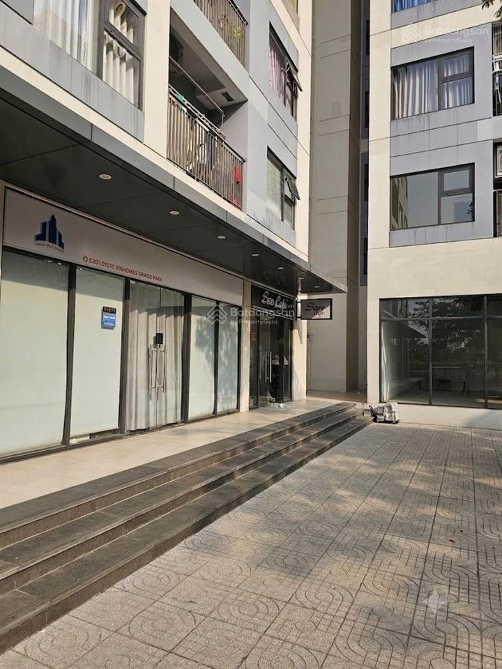 Hót ngạt bán shop chân đế, tòa nhà s3.01, khu a  dự án vin city quận 9, giá bán 7,9 tỷ