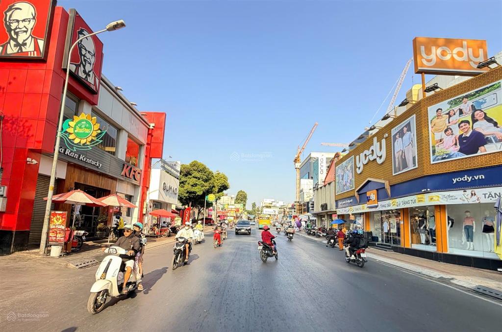 Chủ cần bán chuyển về hà nội11,2 tỷ bán nhanh nhà c4 5,6x28m tiện xây chdv khu vip thủ đức
