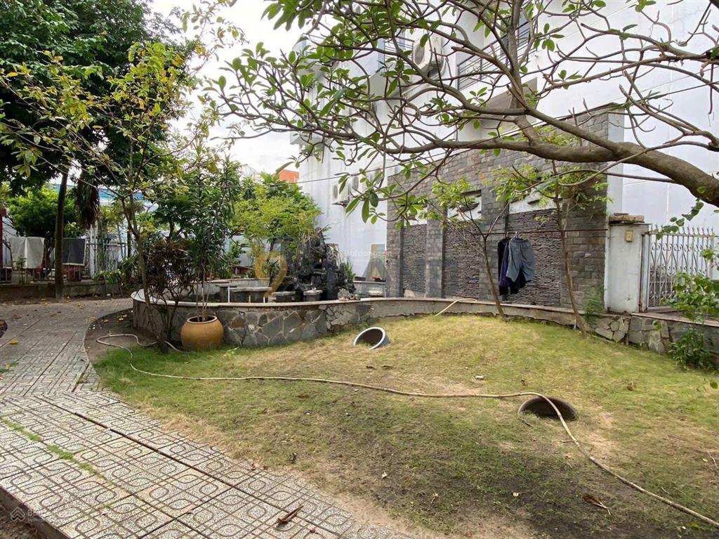 Hàng sưu tầm 1613.9m² tiện xây building hoặc làm showroom tuyệt đẹp  250 tỷ! độc tôn vị trí