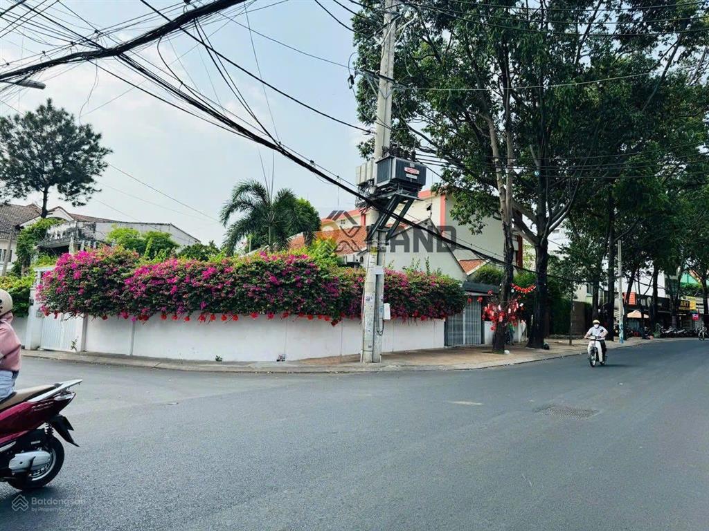 Định cư gấp bán khuôn biệt thự dt 640m² (16x48) cực hiếm ngay tt hành chính  vincom. phân lô tốt
