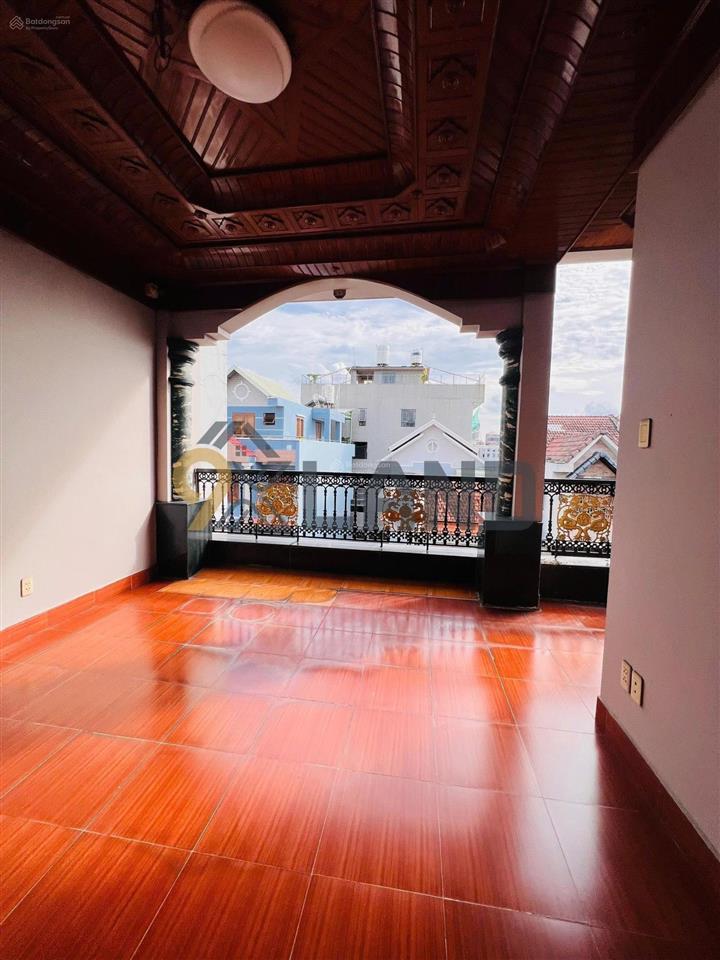 Biệt phủ mặt tiền  đối diện công viên  15 tỷ ở + kinh doanh  6x15m  tặng nội thất gỗ