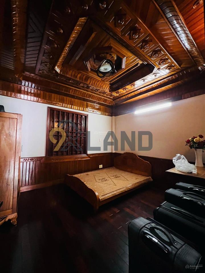 Biệt phủ mặt tiền  đối diện công viên  15 tỷ ở + kinh doanh  6x15m  tặng nội thất gỗ