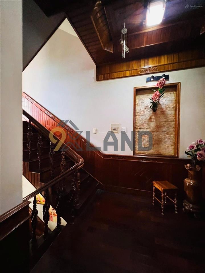 Biệt phủ mặt tiền  đối diện công viên  15 tỷ ở + kinh doanh  6x15m  tặng nội thất gỗ