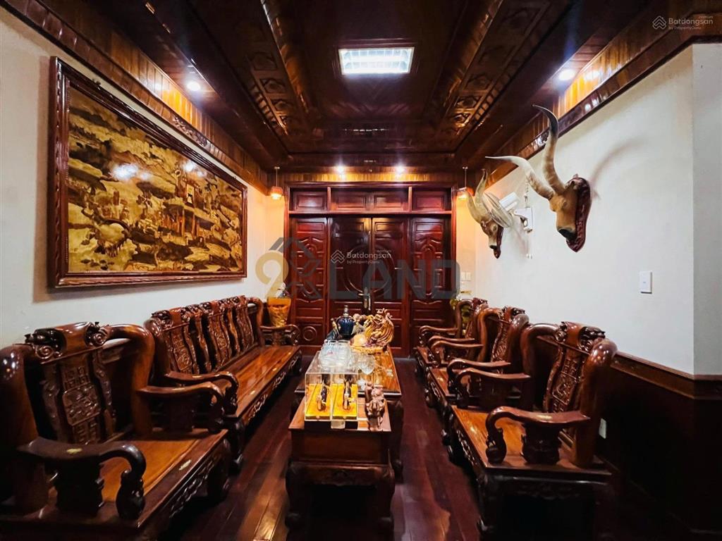 Biệt phủ mặt tiền  đối diện công viên  15 tỷ ở + kinh doanh  6x15m  tặng nội thất gỗ