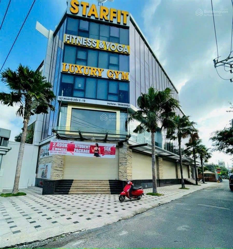 Hàng thương hiệu muốn bán rát nhanh tòa nhà mt hoàng diệu 10x408tầngtrung tâm  0947 987 ***