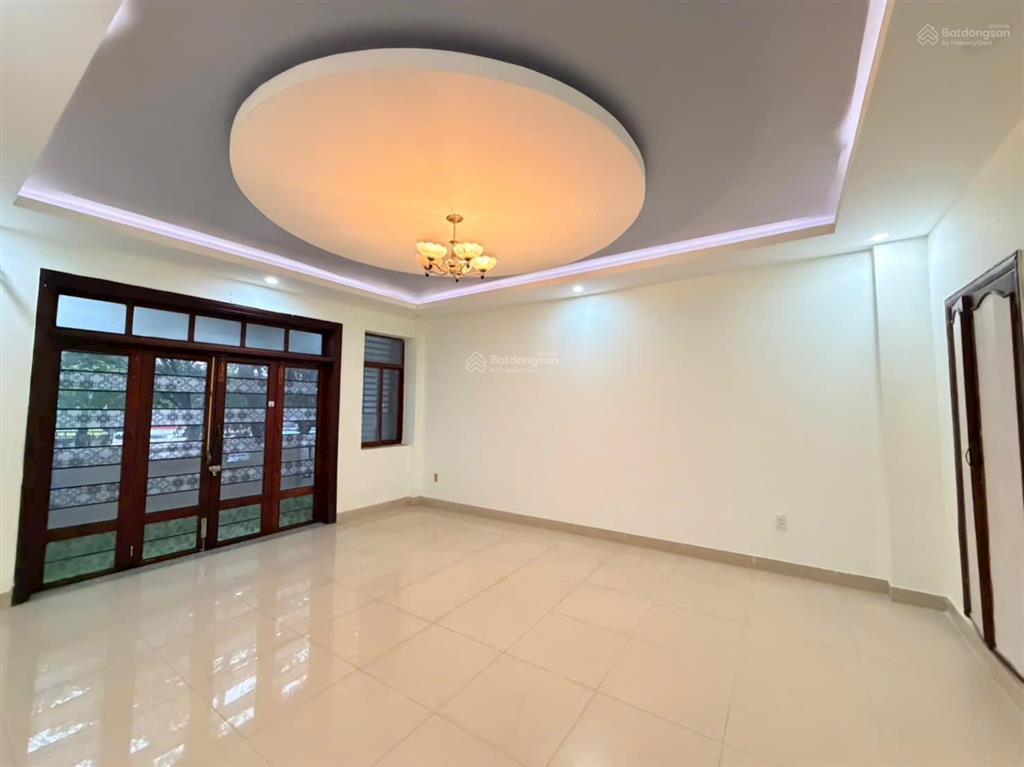 Nhà 4lầu mặt tiền kinh doanh,vp,spa.. khu vip himlam phú đông.đường rộng 10m, sát phạm văn đồng