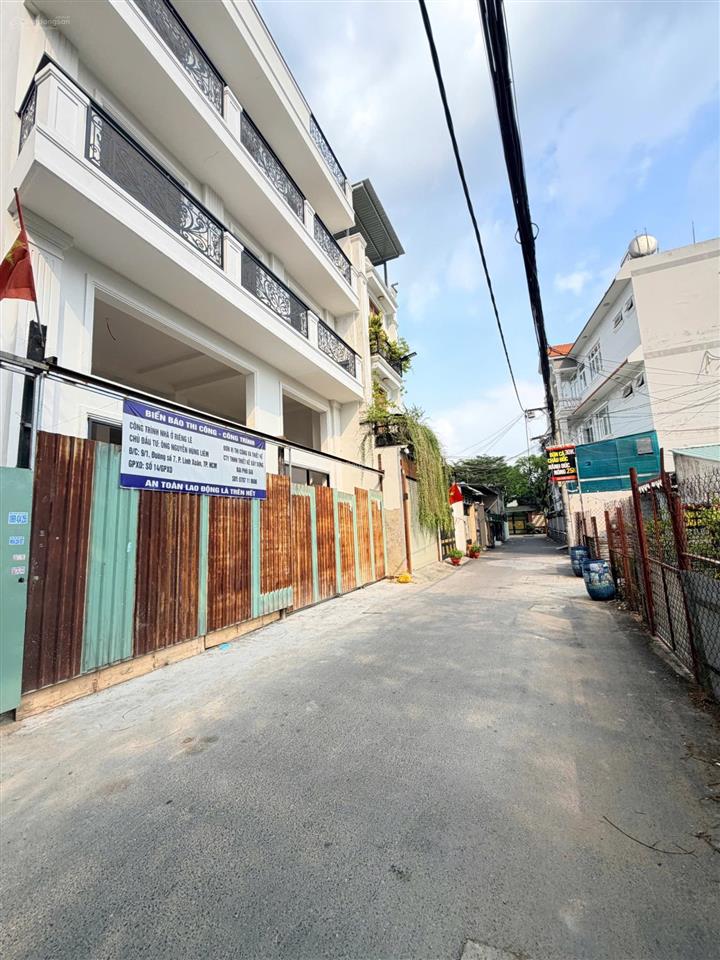 Hiếm, bán chdv 1t1l ngay công viên  hxh thông  gần hoàng diệu 2  dt 185m2 ngang 9, xd cao tầng