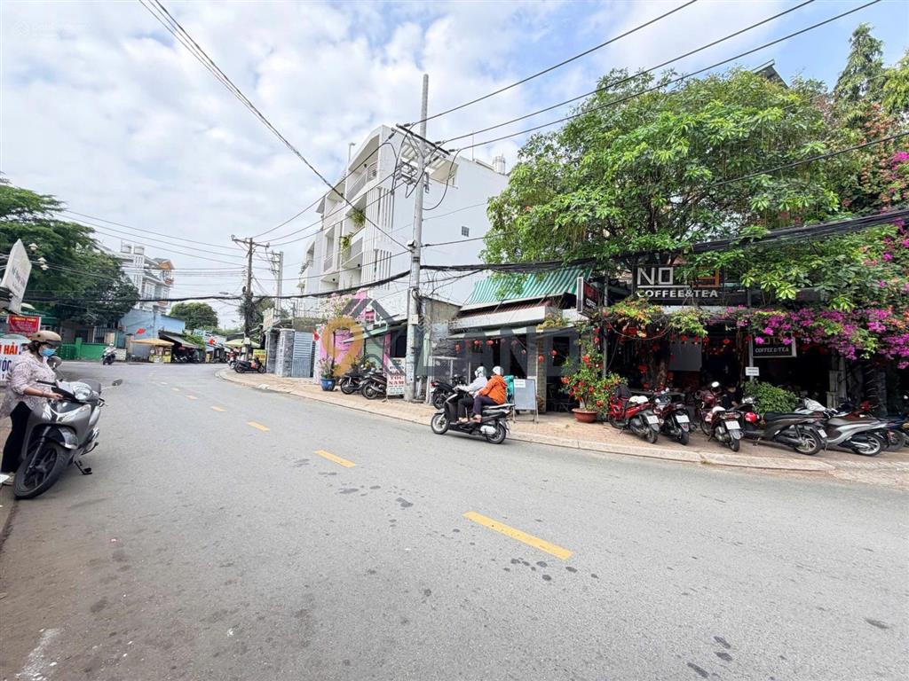 Hiếm, bán chdv 1t1l ngay công viên  hxh thông  gần hoàng diệu 2  dt 185m2 ngang 9, xd cao tầng