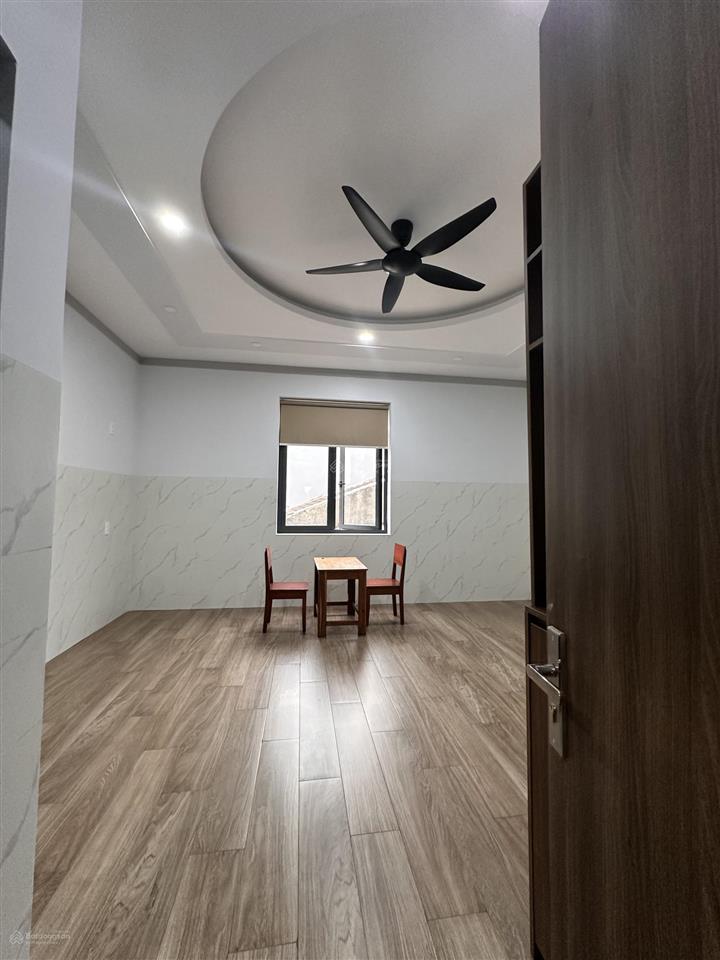 Giảm 2 tỉ bán cực gấp còn 14 tỉ 5 tầng đường nhựa gần đh cảnh sát quá đẹp quá rẻ nhanh tay!!