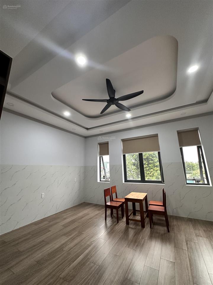 Giảm 2 tỉ bán cực gấp còn 14 tỉ 5 tầng đường nhựa gần đh cảnh sát quá đẹp quá rẻ nhanh tay!!