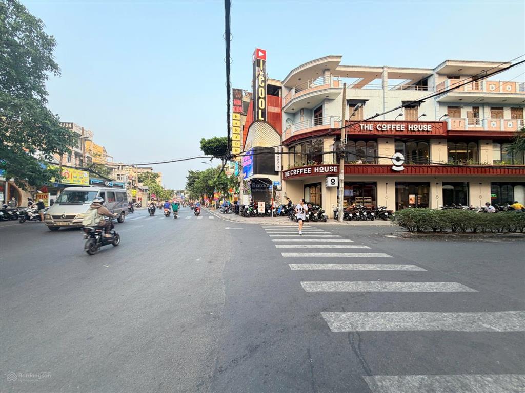 Hiếm bán nhà kdc himlam linh chiểu kinh doanh spanha khoacafe..4tầng btcttrung tâm thủ đức!!