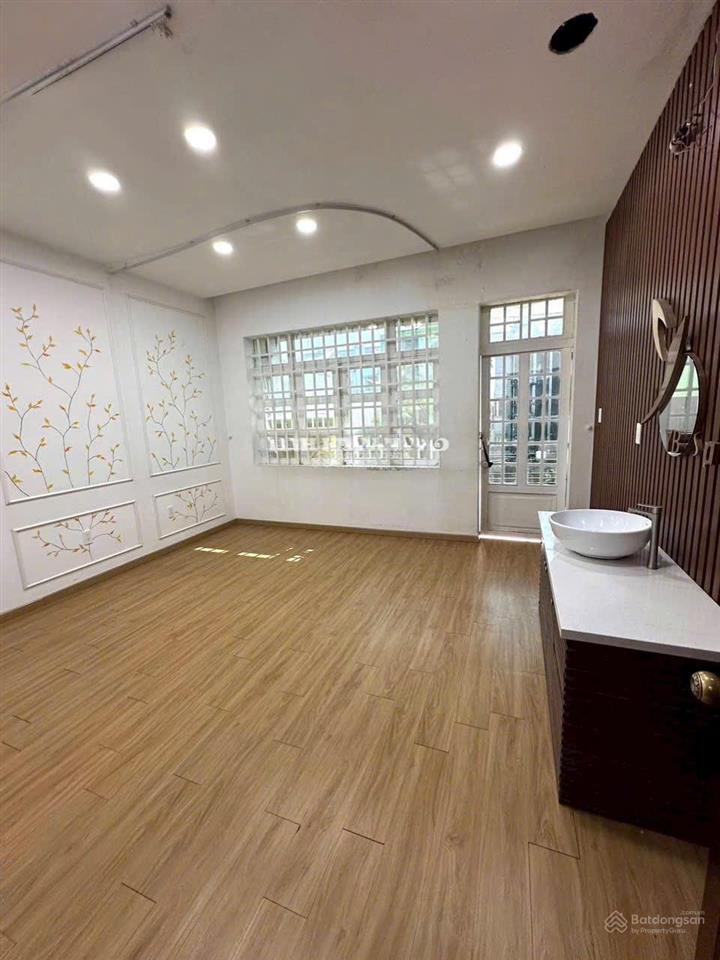 Hiếm bán nhà kdc himlam linh chiểu kinh doanh spanha khoacafe..4tầng btcttrung tâm thủ đức!!
