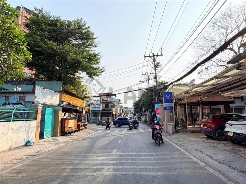 Khu hiếm bán nhà c4 5,1x22m trung tâm thủ đức tiện ích bủa vây phù hợp xây chdv  0968 177 ***