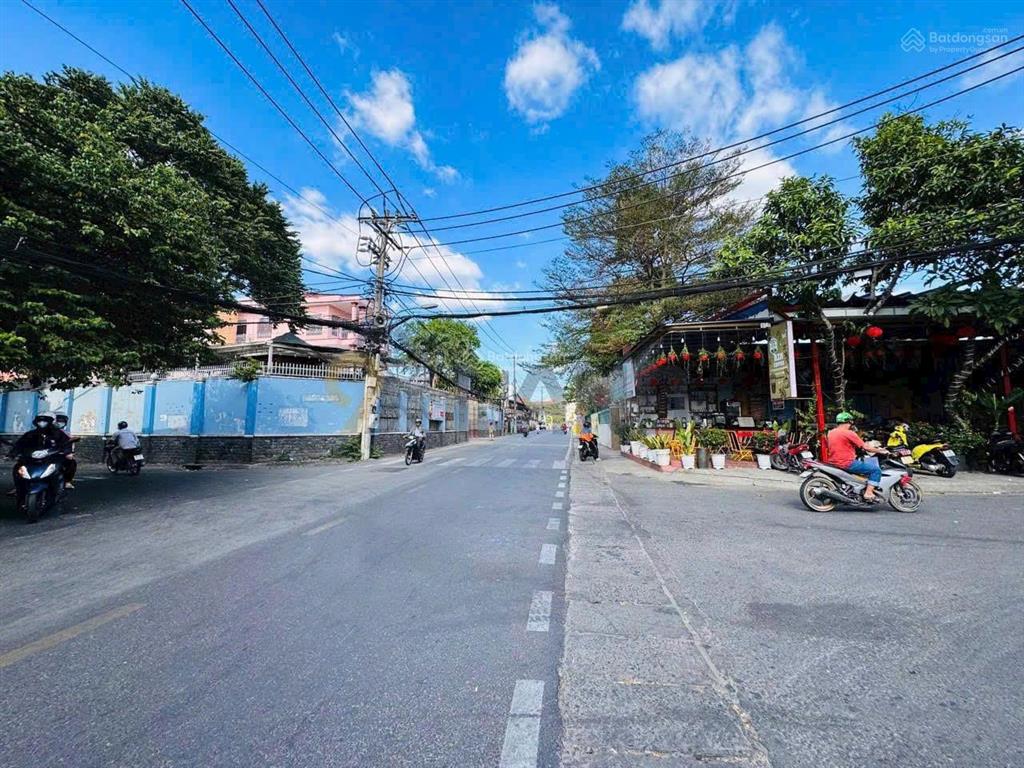 Khu hiếm bán nhà c4 5,1x22m trung tâm thủ đức tiện ích bủa vây phù hợp xây chdv  0968 177 ***