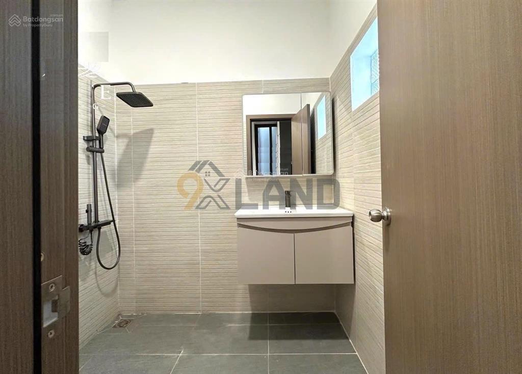 Bán chdv cao cấp ngay võ văn ngân  5 tầng hẻm xe tải  thu nhập 150tr/th  ngang 9m