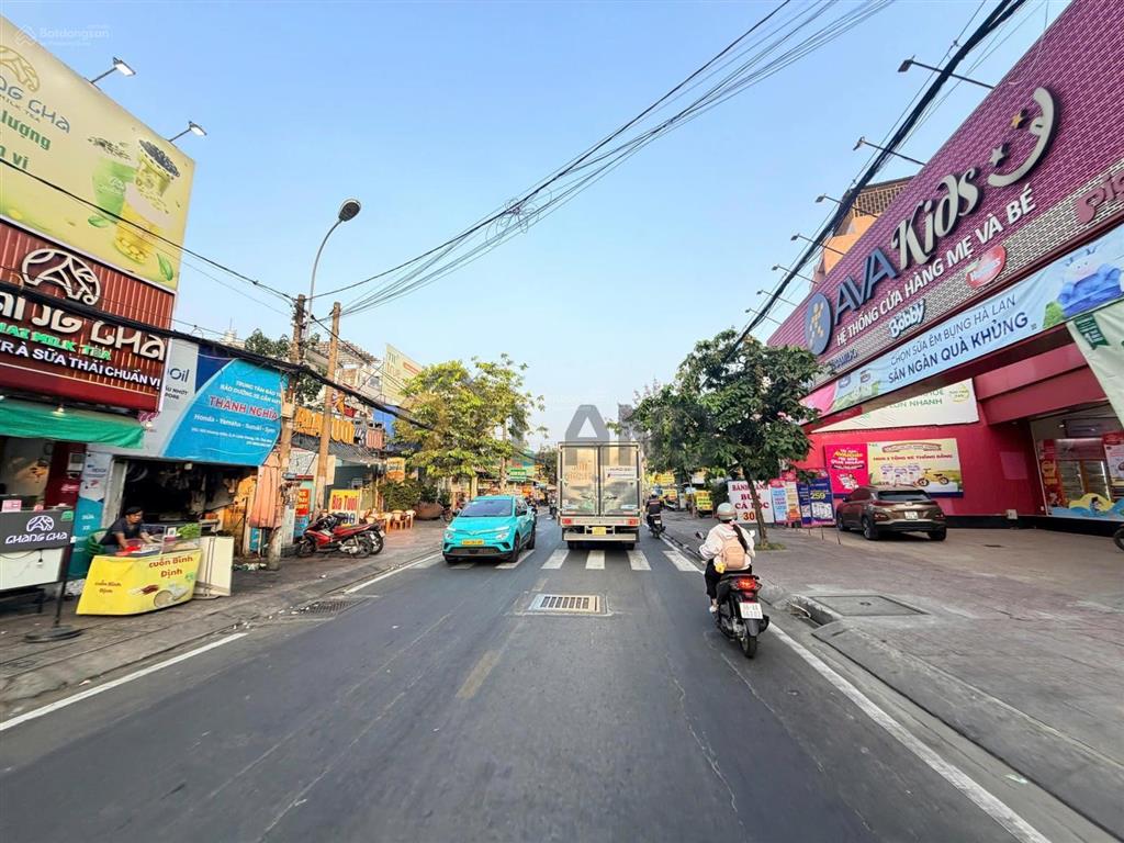 Mặt tiền bán rẻ hơn 30% tô vĩnh diện sát vincom quá rẻ 9,3x20 xây building tuyệt đẹp nhanh ạ!