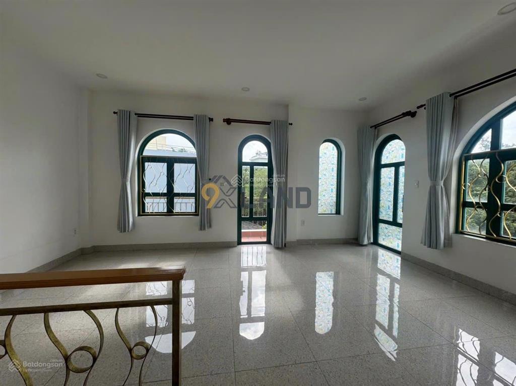 Bán biệt thự đẹp 8x19m 3 tầng vị trí đẹp kinh doanh được  linh đông thủ đức 152m2 14,5 tỷ