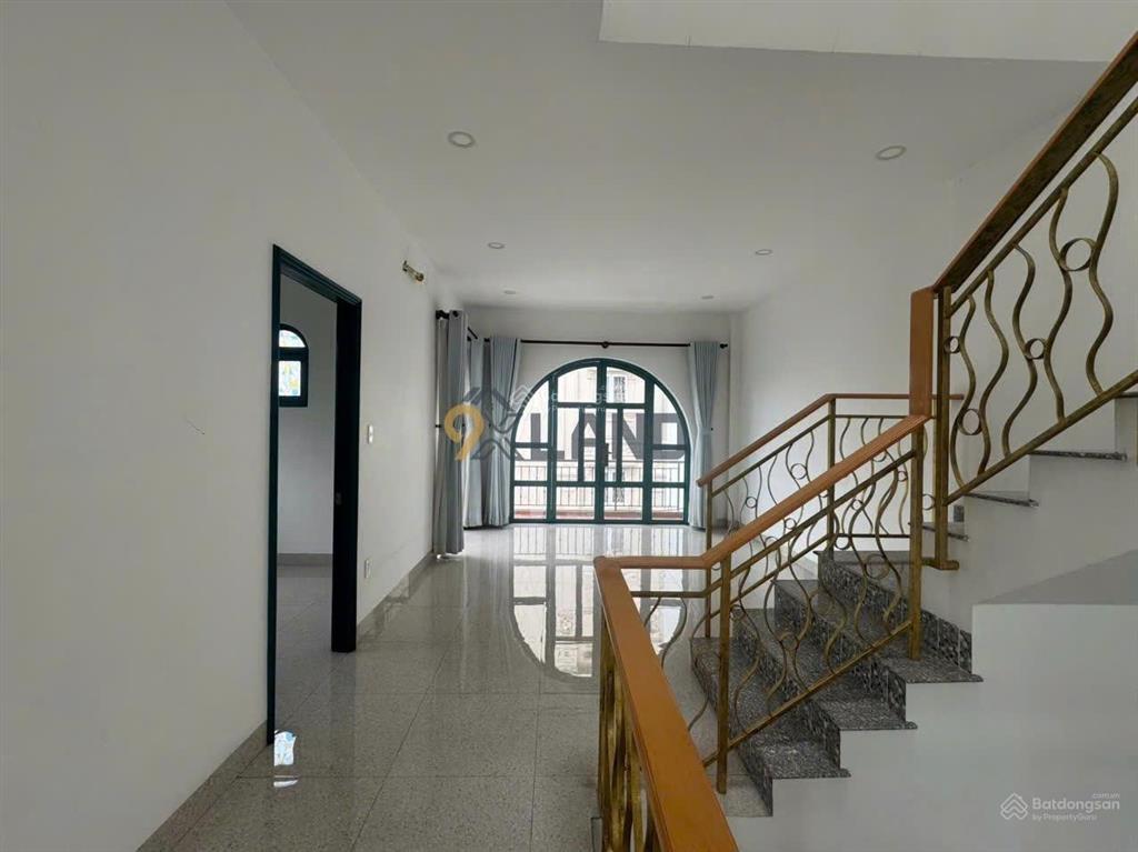 Bán biệt thự đẹp 8x19m 3 tầng vị trí đẹp kinh doanh được  linh đông thủ đức 152m2 14,5 tỷ