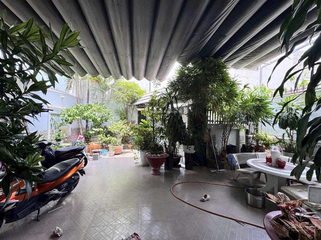 Nhà cực đẹp  rộng sân vườn 8,6x22m đặng văn bi bình thọ  khu vip phù hợp ở dân trí 12 tỷ