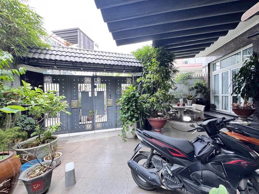 Nhà cực đẹp  rộng sân vườn 8,6x22m đặng văn bi bình thọ  khu vip phù hợp ở dân trí 12 tỷ