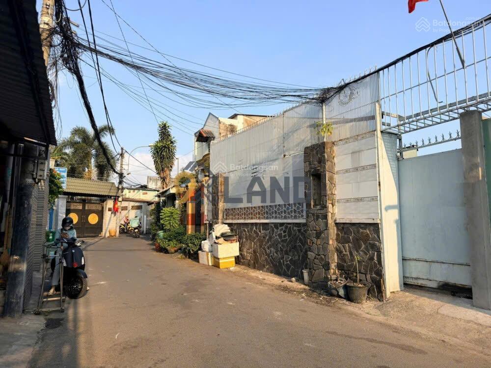 Bán rất gấp đất 4,2x21,7m ngay chợ thủ đức sầm uất, 7.5 tỷ phù hợp xây ở và kinh doanh văn phòng