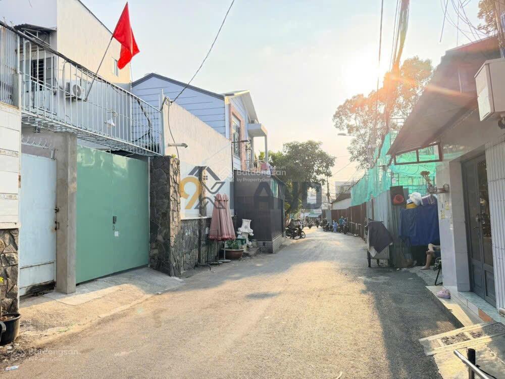 Bán rất gấp đất 4,2x21,7m ngay chợ thủ đức sầm uất, 7.5 tỷ phù hợp xây ở và kinh doanh văn phòng