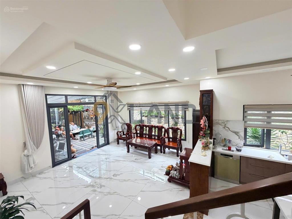 Nhà mới 2 mặt tiền 1t2l  đường tô vĩnh diện nối dài  kd hay vp  ở đều tốt  cực thoáng  209.6m