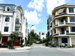 Giảm sâu 500tr bán gấp lô góc 6,3x12m phú hồng thịnh  không có lô rẻ hơn đâu ạ. nhanh tay mới còn!