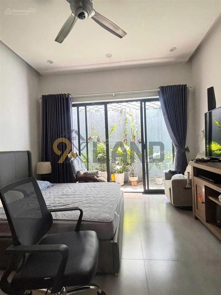 Nhà đẹp gần 100m2 đường nhựa 9,2 tỷ cực chill cần bán gấp để về bắc nhanh tay kẻo lỡ