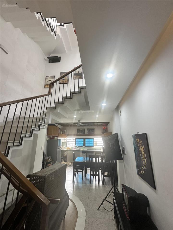 Nhà đẹp gần 100m2 đường nhựa 9,2 tỷ cực chill cần bán gấp để về bắc nhanh tay kẻo lỡ