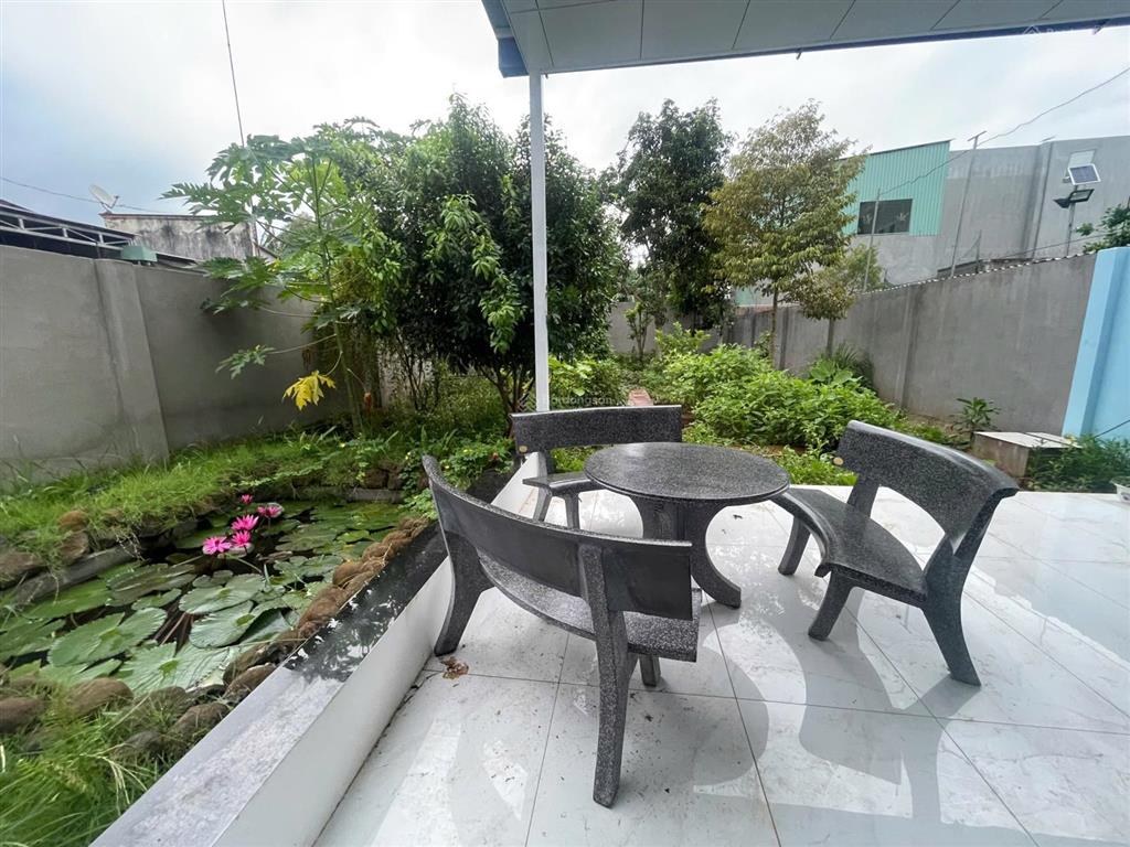 Nhà mới xây gần chợ long phước, dọn vào ở ngay