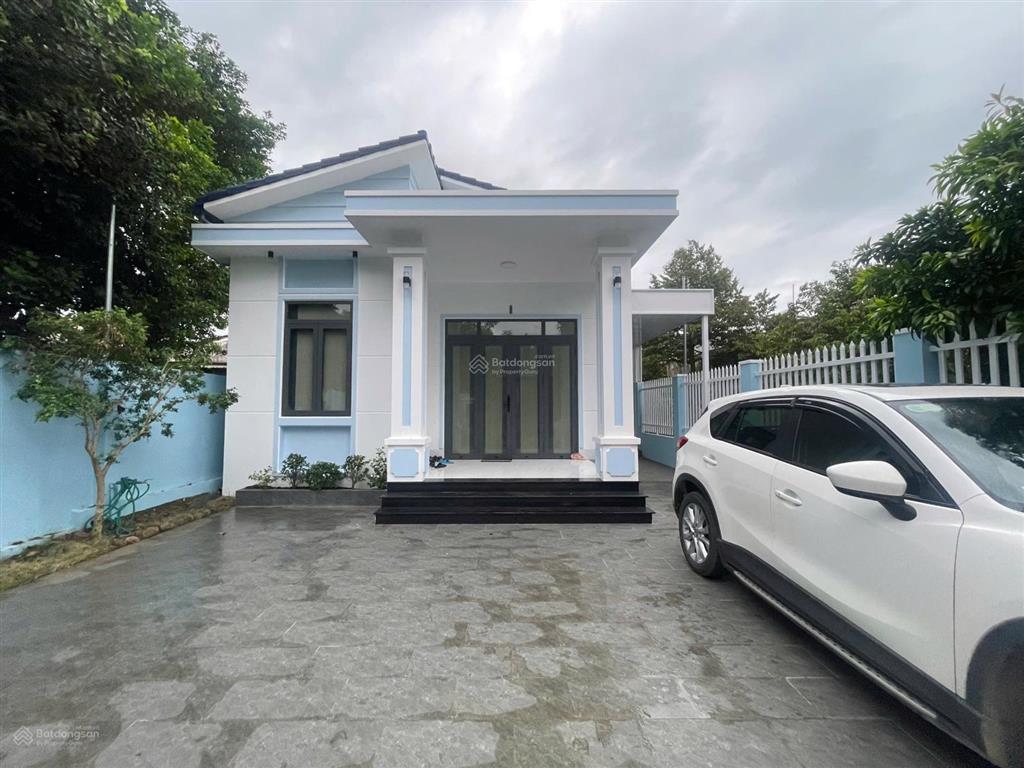 Nhà mới xây gần chợ long phước, dọn vào ở ngay