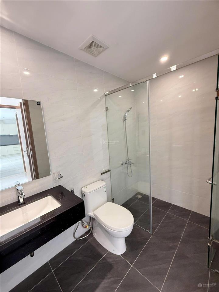 Chủ kẹt tiền cần bán căn hộ happy one central, 68,9m² 2pn 2wc, giá tốt, sổ sẵn